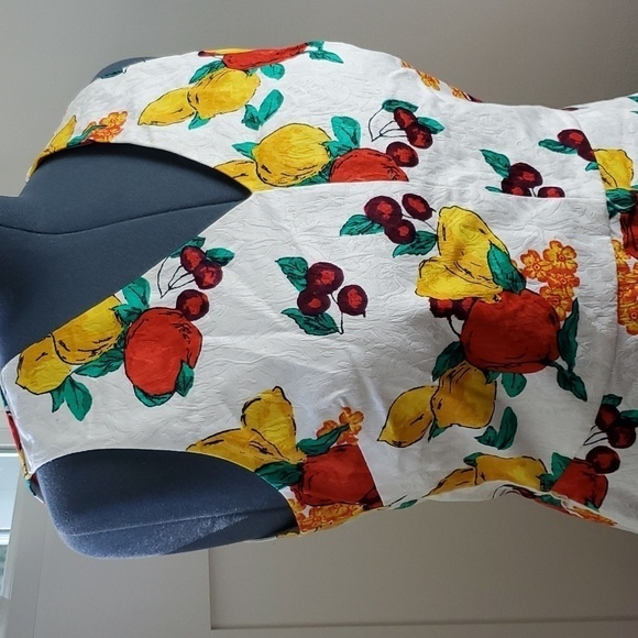 Eva Mendes top - L - Picture 2 of 5